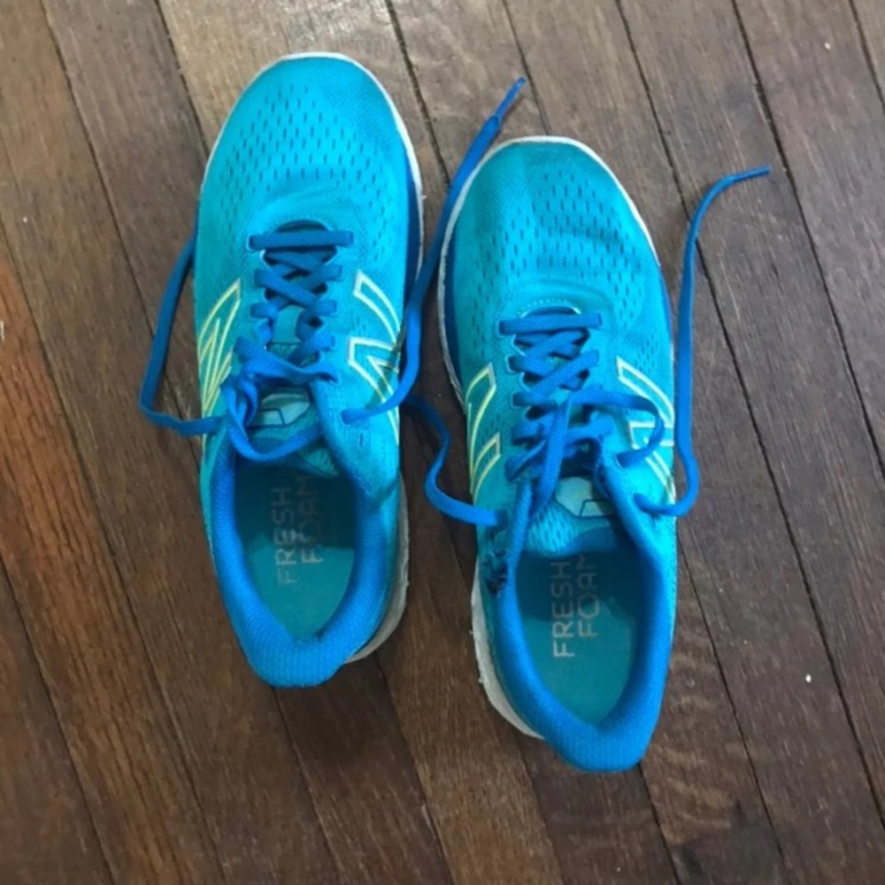 New Balance Women's Fresh Foam 880v11 Sz 8.5